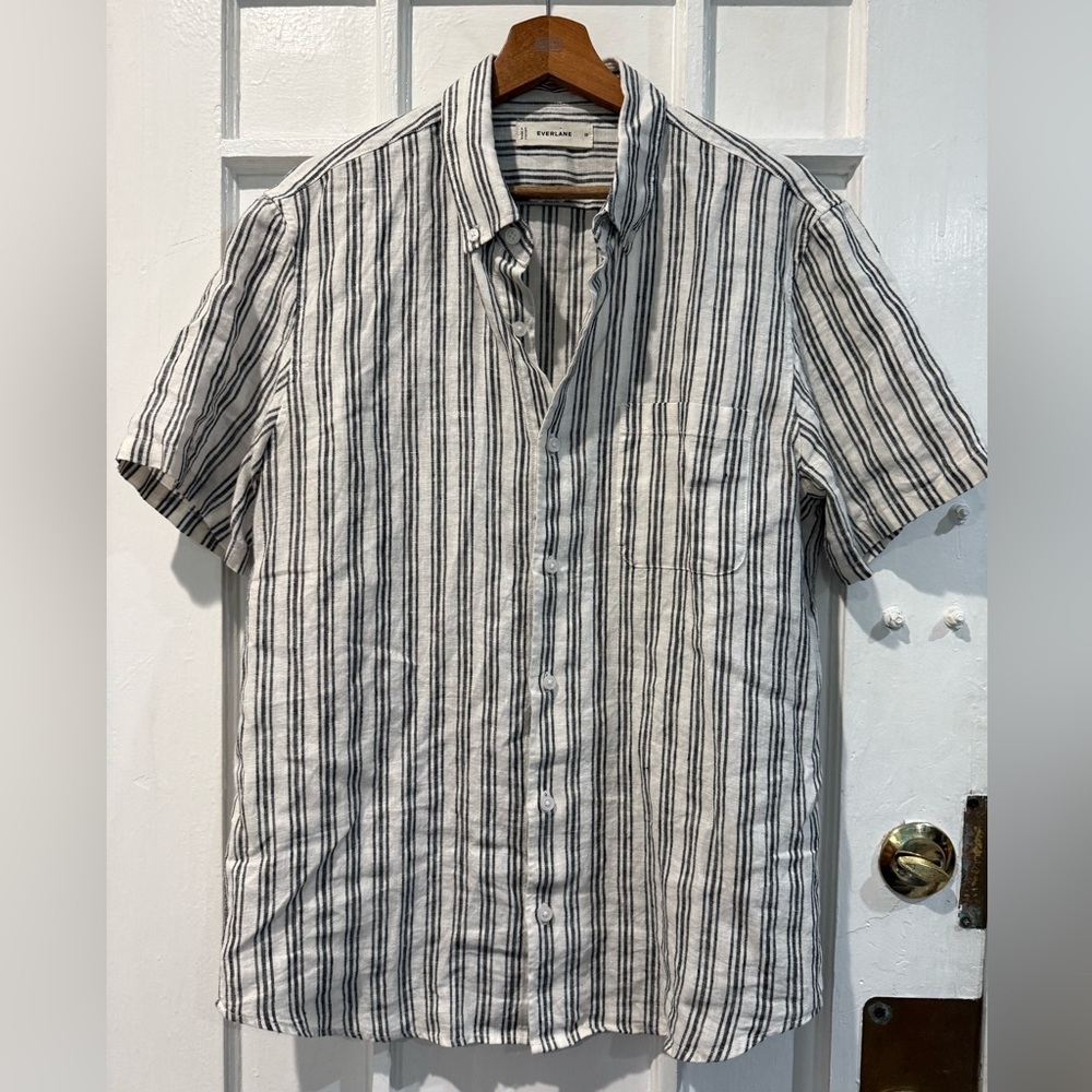 Everlane Men's Black and White Striped Button Down Shirt